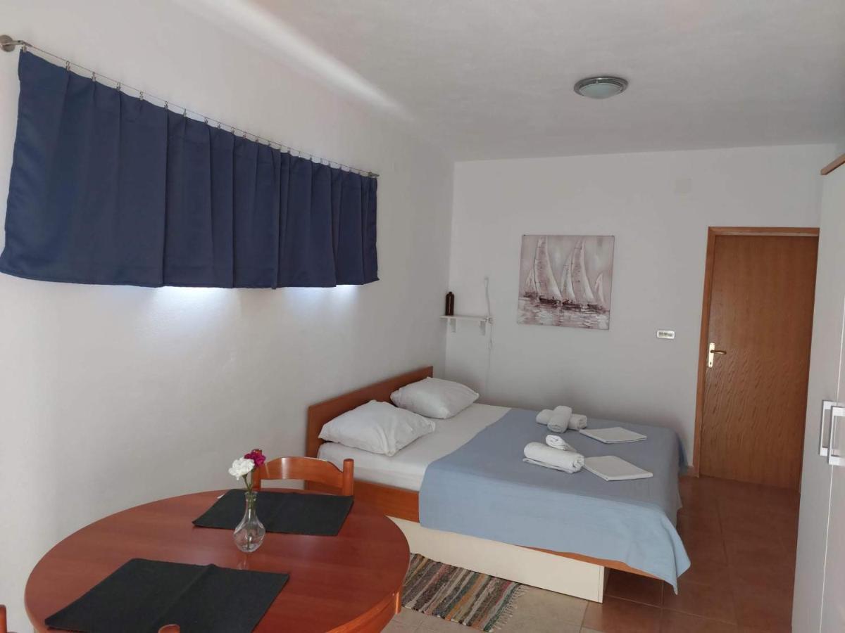 Apartments Burcul Pag Паг Экстерьер фото