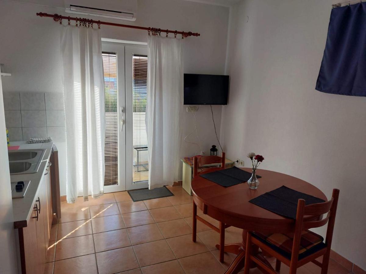 Apartments Burcul Pag Паг Экстерьер фото