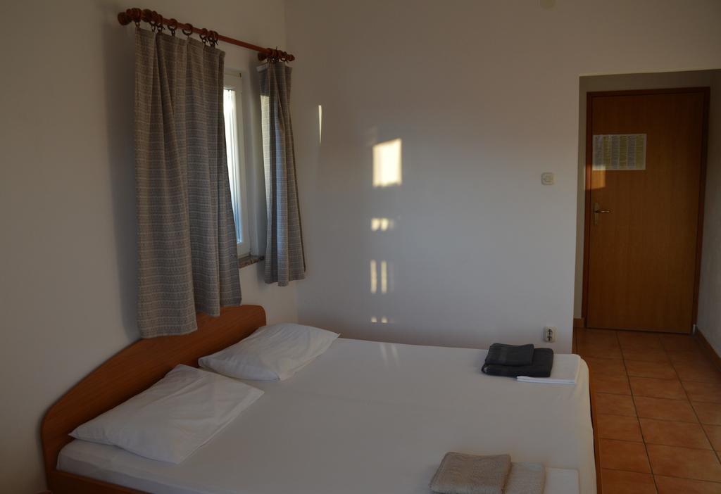 Apartments Burcul Pag Паг Номер фото